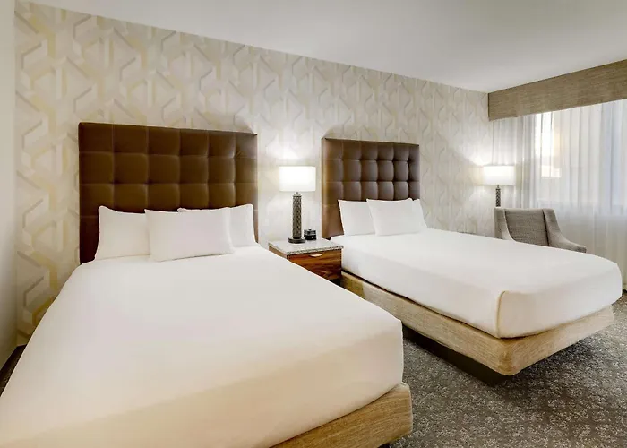 Hotel Drury Plaza Downtown