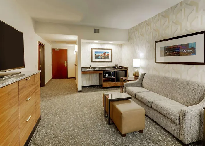 Hotel Drury Plaza Downtown 4*
