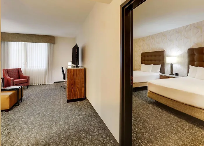 Hotel Drury Plaza Downtown 4*