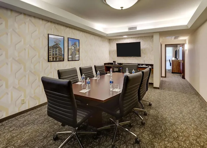 Drury Plaza Downtown Hotel