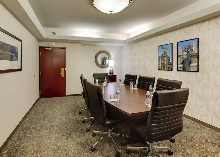 Drury Plaza Downtown Hotel 4*